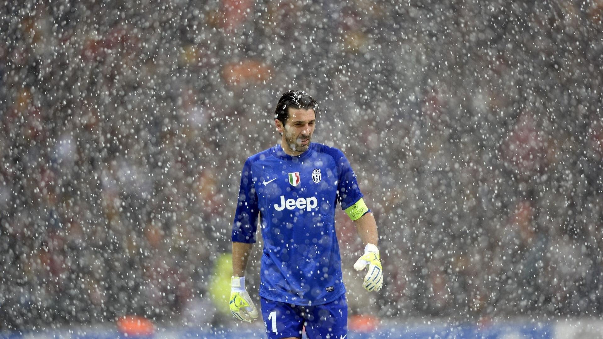 巴萨锋线十字路口，续约莱万、扶正托雷斯或押注新星，9号位规划牵动夏窗布局