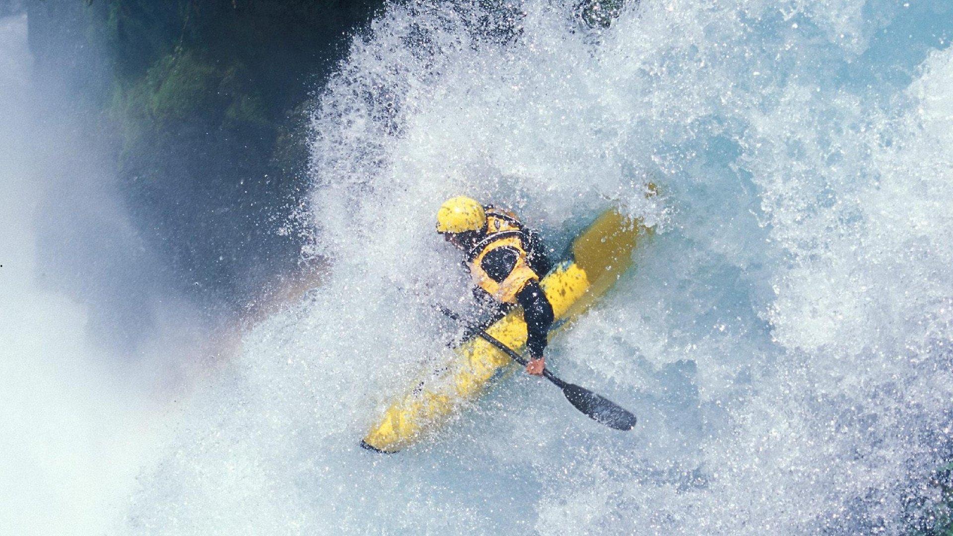 曾凡博官宣签约新东家，年薪最高550万引发关注